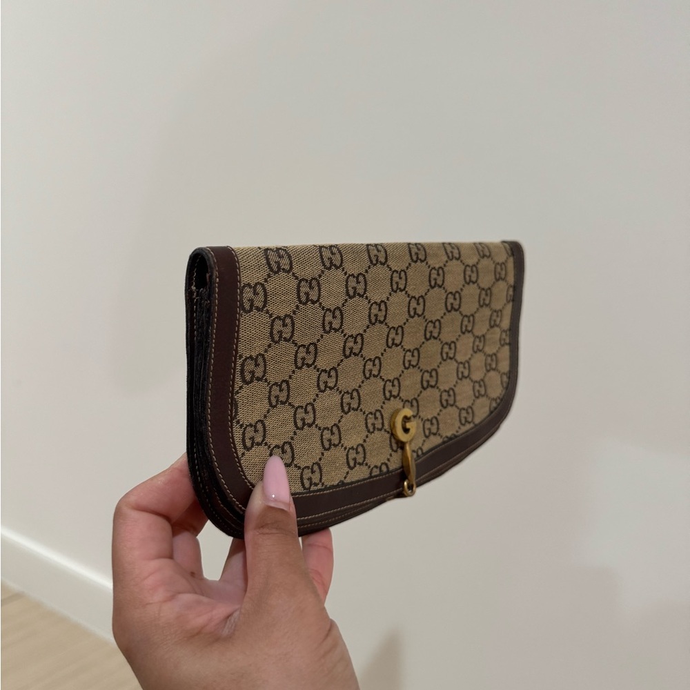 Gucci GG Monogram Vintage Clutch - Picture 3 of 8